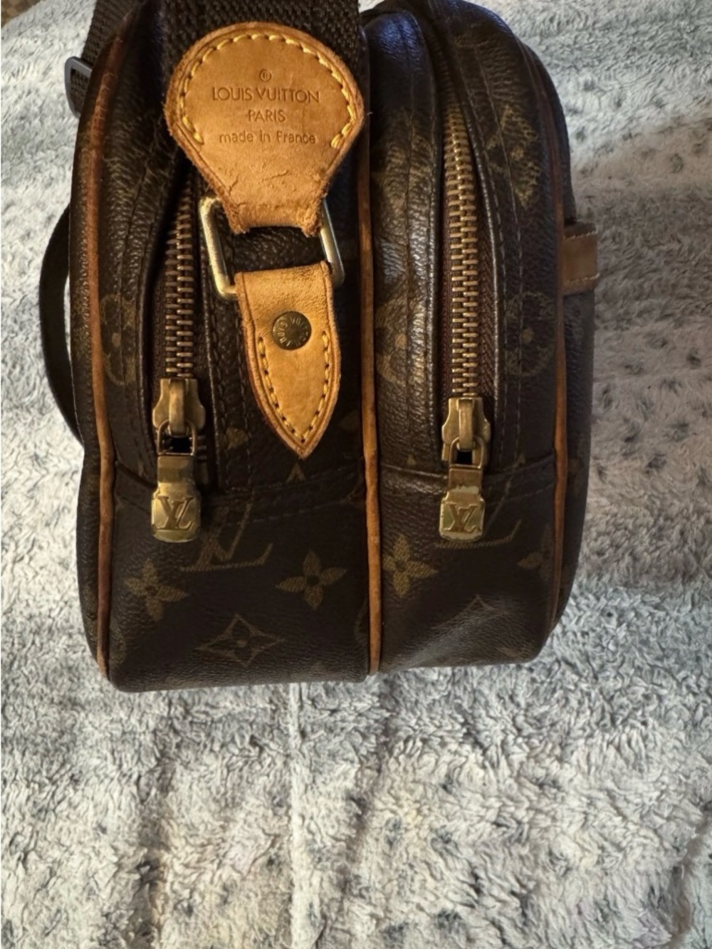 Louis Vuitton Monogram Canvas Messenger Bag in Brown and Tan - Picture 5 of 15